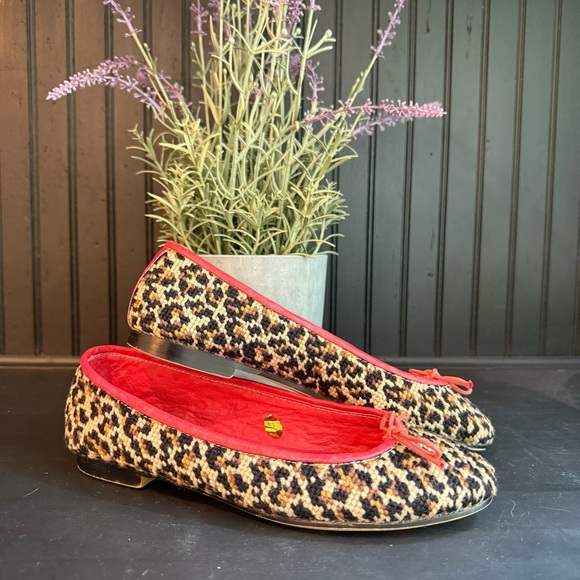 Soles by Paige Leopard Print Needlepoint Ballet Flats with Red Leather Trim 7.5 - Picture 3 of 6